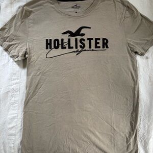 Hollister Men's Tan Graphic Tee